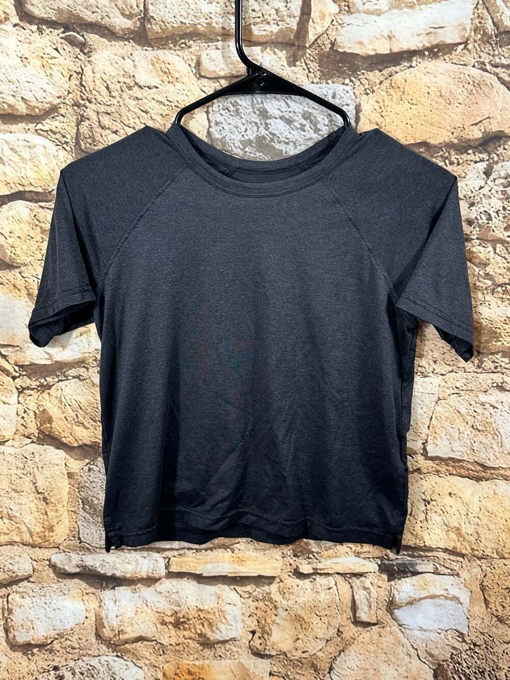 Old Navy Cloud 94 Soft T-Shirt Size M (8) Charcoal Gray Athletic Crop Top